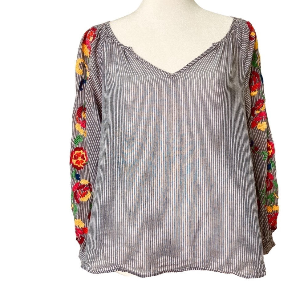floreat Anthropologie Boho Embroidered Tassel Split Back Cotton Blouse (Size XS)